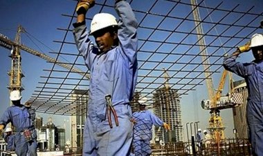 بعد احتجاز العمال.. العفو الدولية هيومن رايتس واتش تحذران قطر من تواصل انتهاكاتها