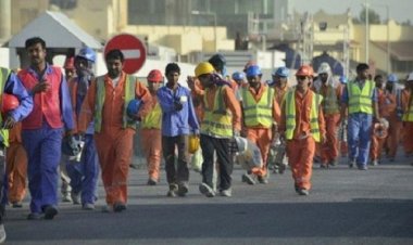 نيويورك تايمز: كورونا كشفت معاناة العمال الحقيقية في قطر.. يموتون جوعاً