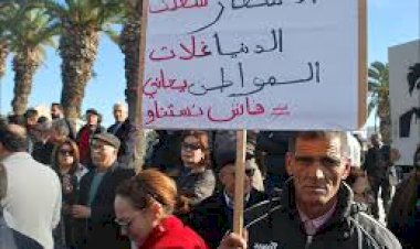 تونسيون يشتكون غياب السلع التجارية من الأسواق ويتهمون الحكومة والبرلمان بالانشغال عن الشعب