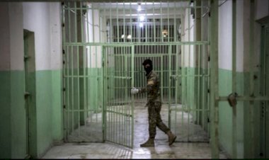 بؤرة الفيروس.. كارثة وبائية بسجون إيران تكشفها رسائل خطيرة