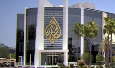 مصور سابق لدى 