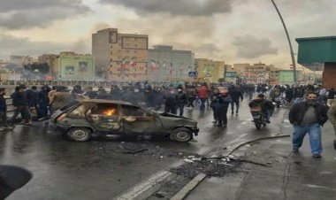 الإيرانيون يتحدون القمع ويكشفون للعالم عن جحيم نظام الملالي