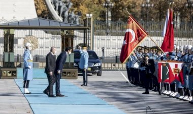 تميم الذليل.. الإعلام التركي يتعمد الإساءة لأمير قطر: ينحني لحرس أردوغان