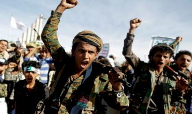 آرب ويكلي: مخاوف قطرية كبرى بعد زيارة السفير الأميركي لشرق اليمن