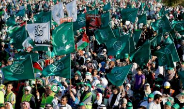 مستغلا علاقاته المالية وسيطرته على دور العبادة.. كيف ينفذ إبراهيم الزيات مخطط أخونة شباب ألمانيا