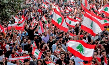 عودة الغضب.. احتجاجات ضخمة بلبنان حول القصر الجمهوري ووزارة الاقتصاد