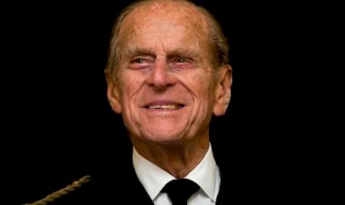 رحيل القوة الكامنة.. وفاة الأمير فيليب زوج ملكة بريطانيا عن عمر 100 عام