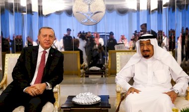 بعد الخسائر الإقتصادية والسياسية.. وزير خارجية تركيا جاويش أوغلو يزور السعودية لكسب رضا المملكة