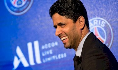 منح رشوة للحكم .. مصادر تكشف كيف تلاعب ناصر الخليفي بمصير مباراة قطر وعمان ؟