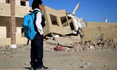 بدعم اليونيسيف.. الحوثي يدمر عقول طلاب اليمن بمناهج تشجع التطرف