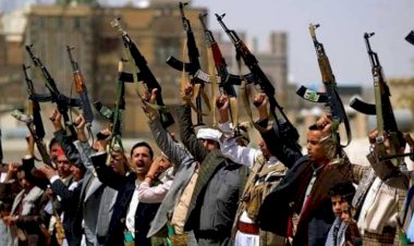 بعد أعوام من المساعي الخفية.. هل تبدأ أميركا علاقات علنية مع الحوثيين؟