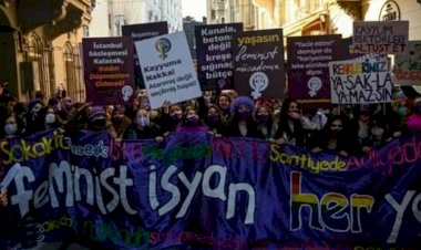 بتهمة إهانة أردوغان.. 17 ناشطة أمام القضاء التركي