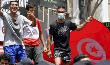 قيس سعيد شعبية تستحق الزعامة في وجه جماعة بلا ظهير