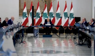 حكومة لبنان تتأرجح بين ثقة البرلمان وشكوك الشعب اللبناني