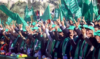 إخوان اليمن تحتفي بدعم حماس للحوثيين.. ثلاثي الخراب ماذا يريدون؟