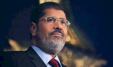 محمد مرسي.. العروس الماريونت في يد بديع والشاطر