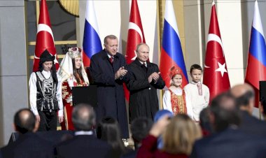 تركيا المتعثرة اقتصادياً تتخلى عن شراء حصص في محطتها النووية التي تبنيها روسيا