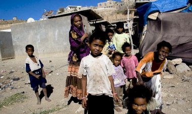 مسلسل انتهاكات الحوثي لحق الطفولة مستمرة.. هذه حقيقة معسكرات الميليشيا الصيفية