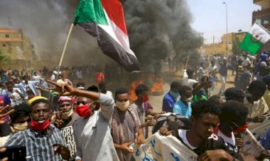 السودان.. هل تنجح القوى السياسية في إعادة الاستقرار؟ محللون يجيبون
