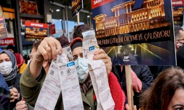 تركيا.. انهيار وشيك لـ الليرة وتوقعات بـتضخُّم غير مسبوق