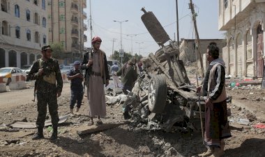 اليمن... الحوثي يواصل إرهابه وينهب ممتلكات المدنيين بعد ساعات من القصف