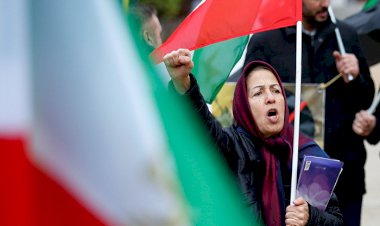 إيران.. الاحتجاجات الإيرانية تبلغ ذروتها ضد رئيسي وخامنئي