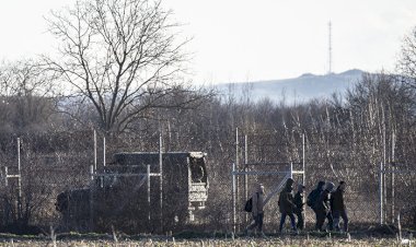 غضب دولي بعد العثور على 92 مهاجرًا عاريًا على الحدود التركية اليونانية