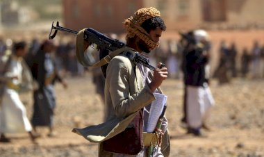 أسوشيتد برس: قصف ميليشيا الحوثي يستهدف المدنيين في تعز