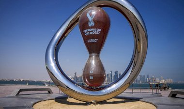 أرقام زائفة أم فشل تنظيمي.. لماذا هرب المشجعون من مونديال قطر؟