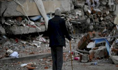 شهر من الزلزال المدمر.. مئات الآلاف من الأتراك يعيشون في خيام مكتظة وغير آمنة في الشوارع