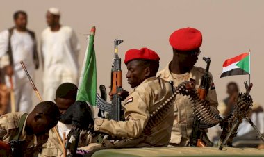 تصاعد الأحداث بين الجيش والدعم السريع.. ماذا يحدث في السودان؟