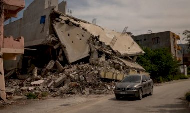 الحطام القاتل.. أنقاض زلزال تركيا تهدد آلاف المواطنين واتهامات للحكومة بالتمييز العنصري