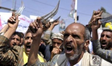 سنوات من الانهيار.. الاقتصاد اليمني يتهاوى في ظل حصار الحوثي