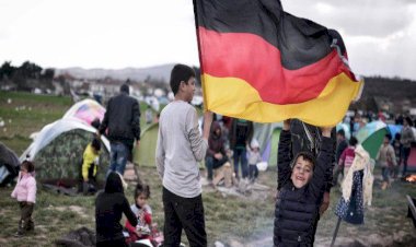 التمييز والعنصرية.. اللاجئون يواجهون قسوة الحياة وصعوبات العمل في ألمانيا