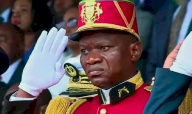 من هو بريس كلوتير أوليغي أنغيما قائد الانقلاب في الجابون؟