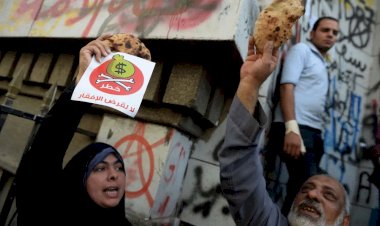 انفجار اجتماعي وشيك.. كيف يواجه الشعب التونسي تحدي الفقر ونقص الإمدادات؟