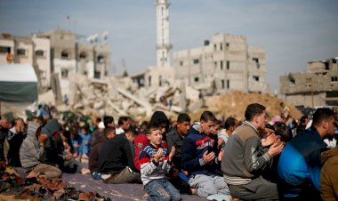 القصف والمجاعة.. شبح الموت يطارد سُكّان غزة في كل مكان