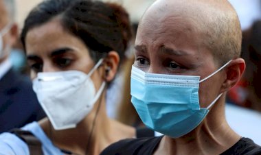 بدنا أدوية.. كيف يواجه مرضى السرطان في لبنان الأزمات المتفاقمة؟