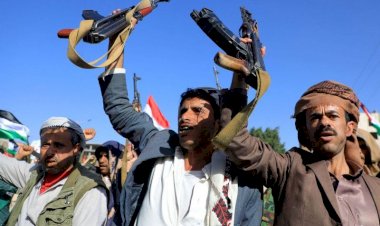 تفاعل يمني واسع مع تصنيف الحوثي إرهابية.. قرار ينسجم مع الواقع ولكن ليس كافيًا