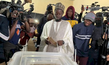 زوجتان في القصر.. أزمة السيدة الأولى تثير الجدل في السنغال