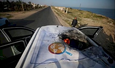 بصواريخ دقيقة.. ضابط بريطاني يكشف مفاجأة في استهداف إسرائيل لسيارة المطبخ العالمي