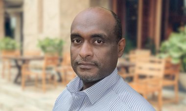 ناجي بدوي.. السوداني المثير للجدل يحمل السلاح بالمسجد ويحرم السُكَّر