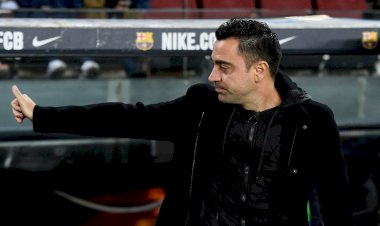 وسط وجود 3 أسماء مُرشحة لتولي منصبه.. الأمور تشتعل داخل برشلونة واتجاه للإطاحة بـ