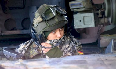 خطوة جريئة نحو المساواة.. ألمانيا تقترح تجنيد إلزامي للنساء في الجيش