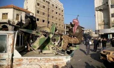 توتر متصاعد.. تحذيرات إسرائيلية لسكان جنوب سوريا وتوغل عسكري في الجولان