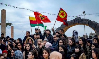 الأكراد في سوريا.. خيارات صعبة ومستقبل غامض