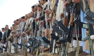 محلل يمني: الخلافات بين حزب الإصلاح والحوثيين مجرد صراع مصالح بين جماعات إرهابية