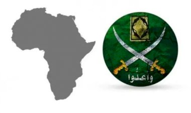 إخواني منشق: شبكات التمويل الإخوانية في أفريقيا تشكل تهديدًا للأمن والاستقرار