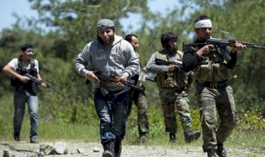 ثلاث قواعد وجبهتان.. سباق النفوذ التركي- الإسرائيلي فوق أنقاض سوريا