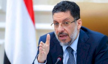 استقالة مفاجئة تربك المشهد اليمني.. رئيس الوزراء أحمد عوض بن مبارك يعلن تنحيه عن منصبه